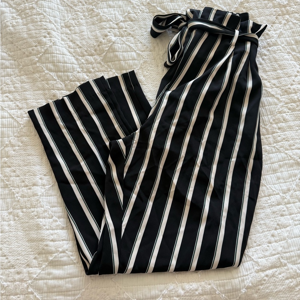 H&M Black and Green Stripe Paper bag Pants, size 10 (NWT!) ✨